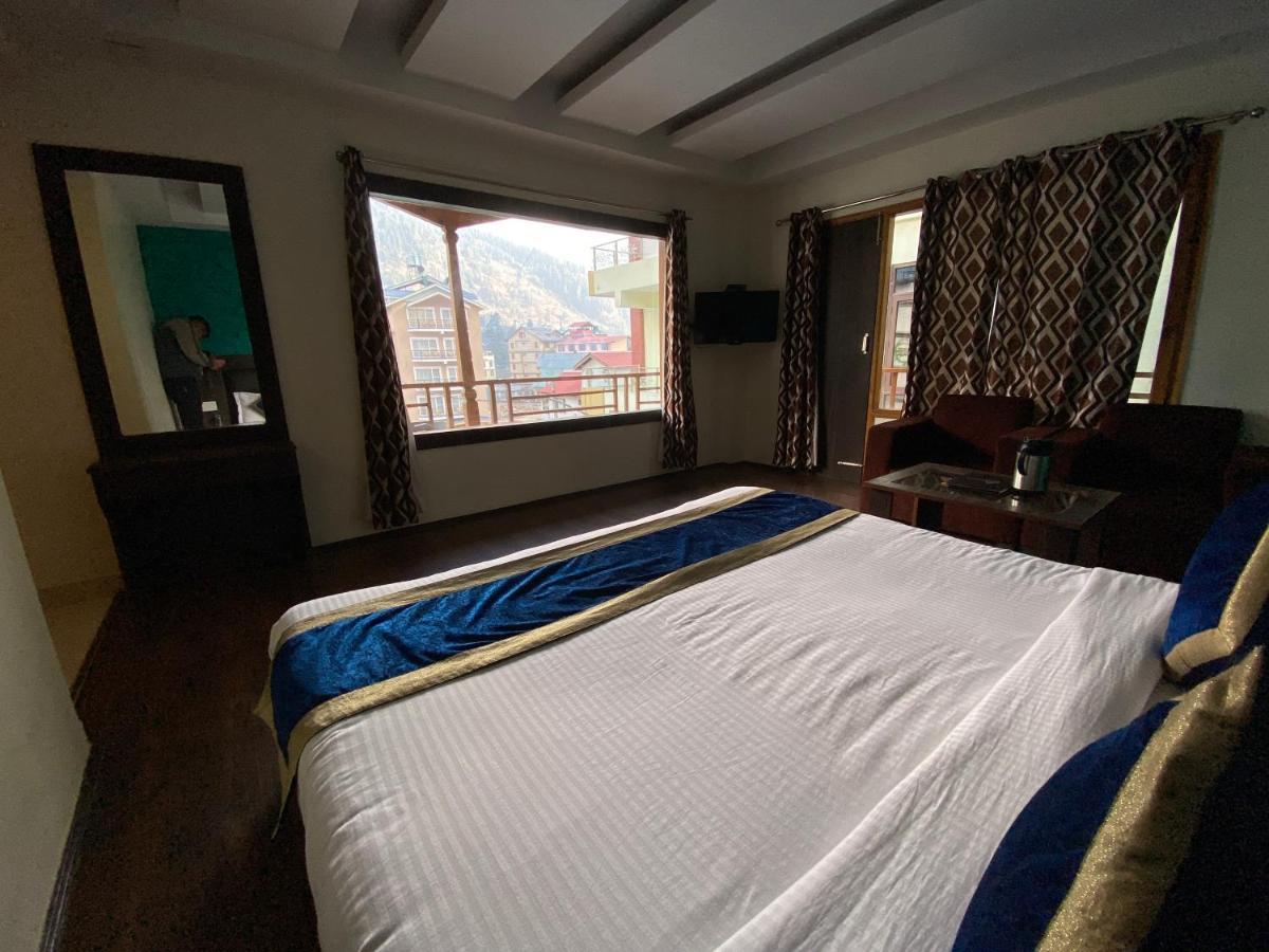 Hotel Manali Queen Екстер'єр фото