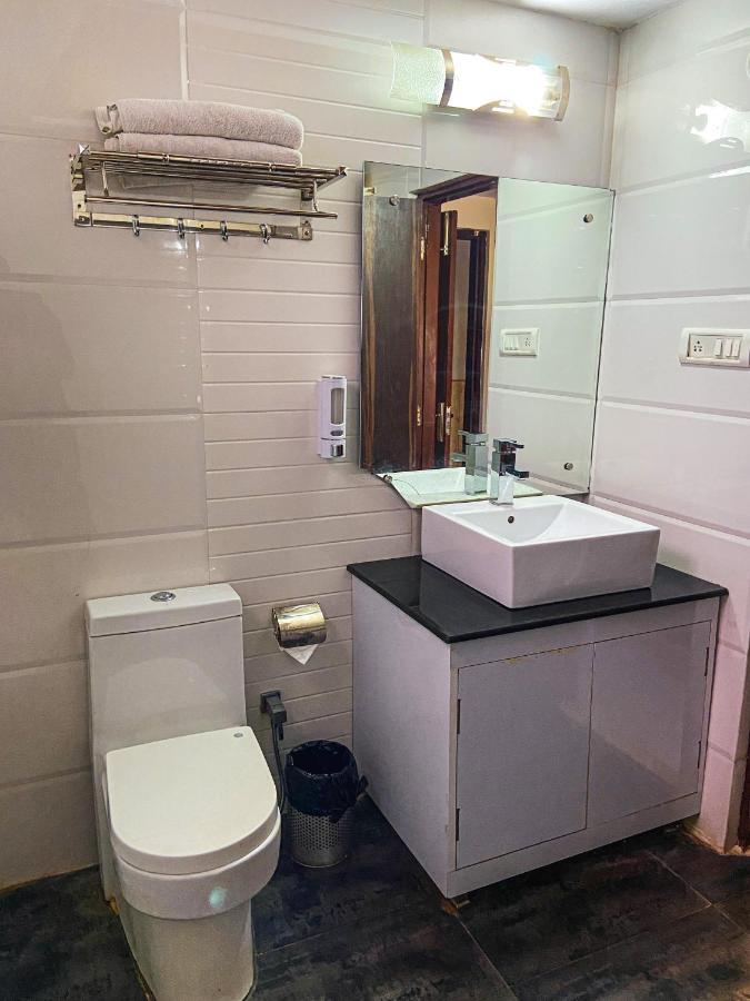 Hotel Manali Queen Екстер'єр фото