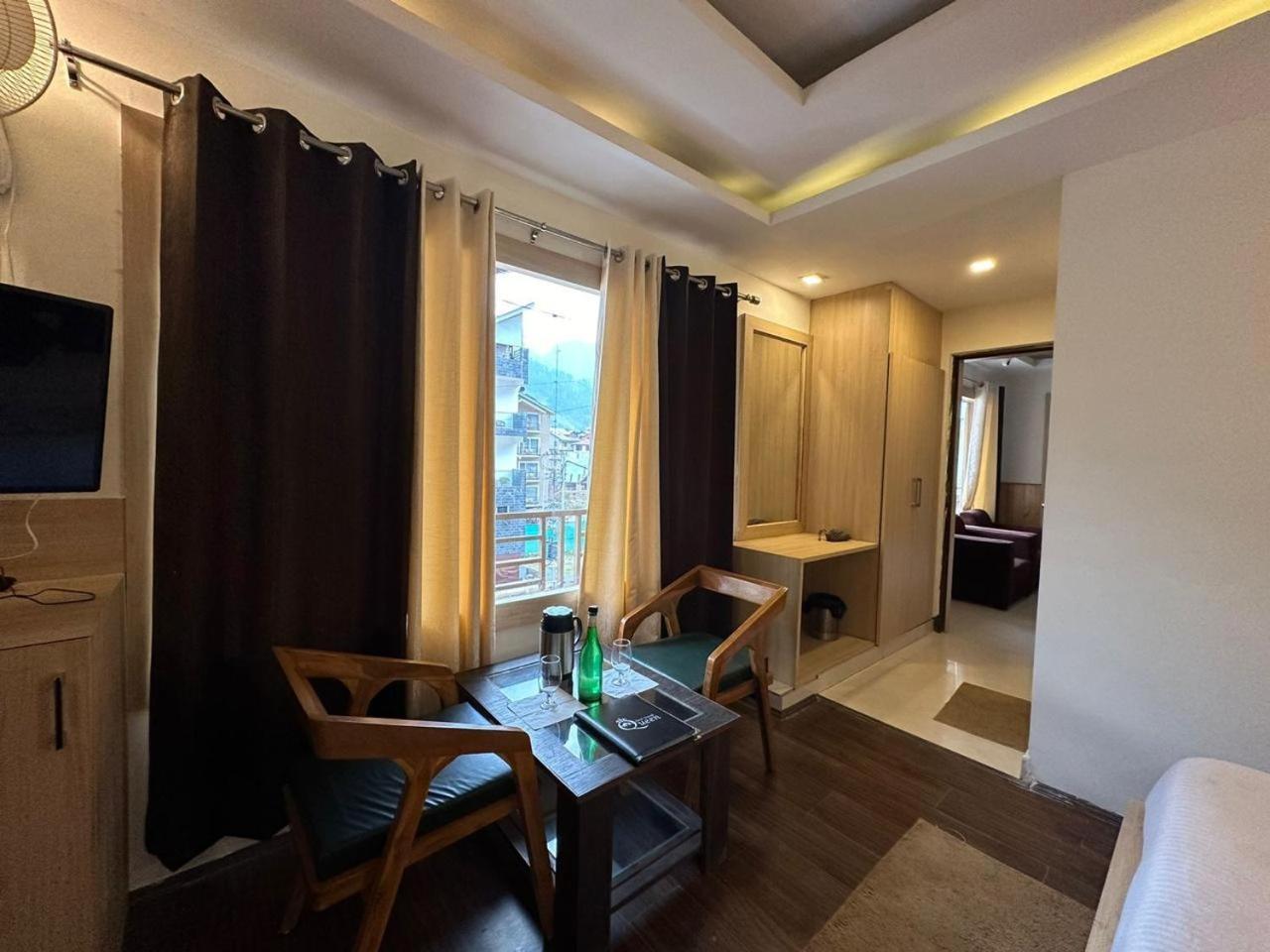 Hotel Manali Queen Екстер'єр фото