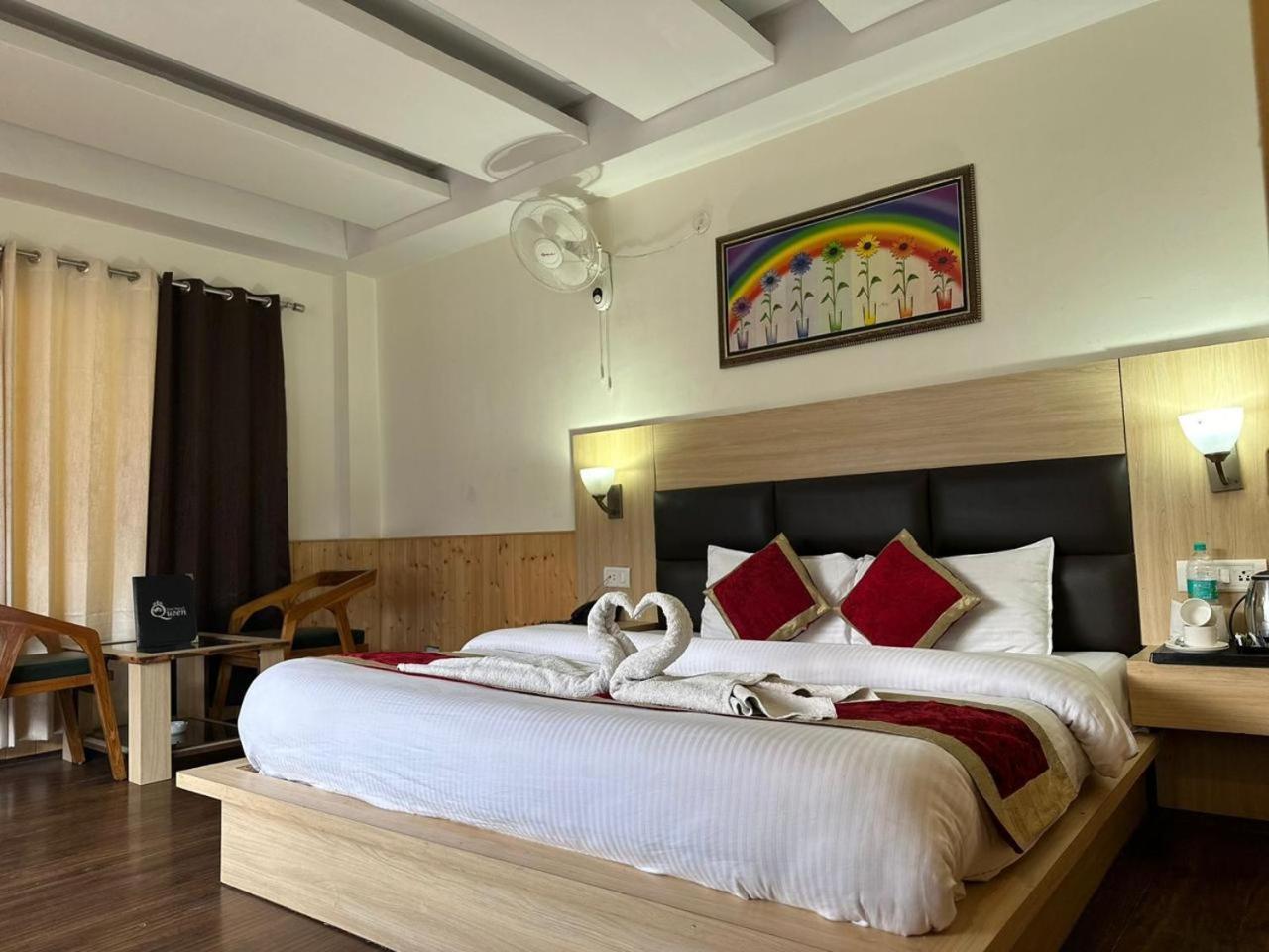 Hotel Manali Queen Екстер'єр фото