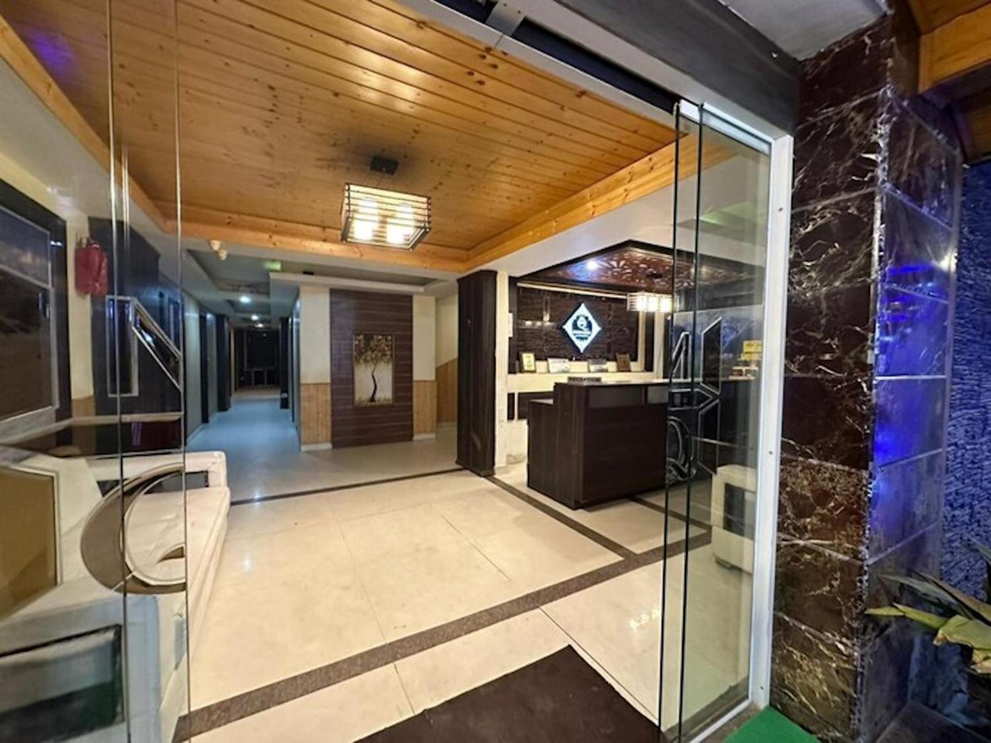 Hotel Manali Queen Екстер'єр фото